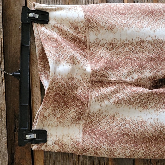 Jessica Simpson snake skin leggings size Small. Wide waste band, soft spandex. - Picture 3 of 5